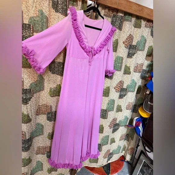 Vintage 1960s RARE Pink Ruffled Loungewear Jumpsuit - Picture 4 of 12